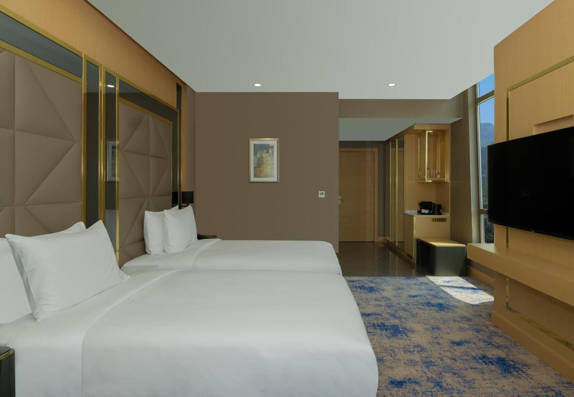 Hotel Doubletree By Hilton Manisa Exterior foto